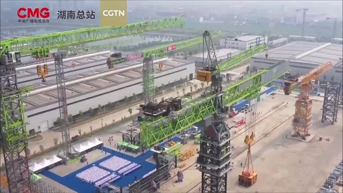 This is the largest and strongest tower crane in the world