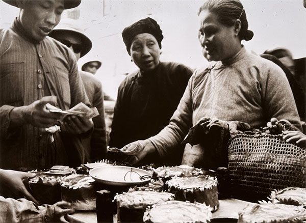 A candy stall during the Year of the Goat Tet celebration in 1955.