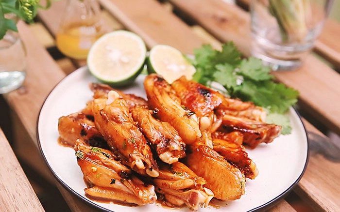 Chicken wings and chicken cartilage are rich in collagen