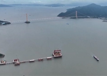 china builds longest overland railway 129097
