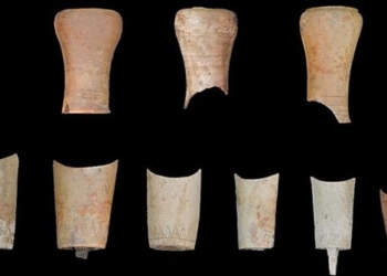 china discovers four stringed instrument from dong zhou era 128077