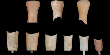 china discovers four stringed instrument from dong zhou era 128077