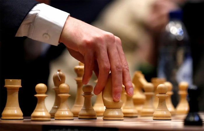 Playing chess is related to a decreased risk of dementia in older adults.