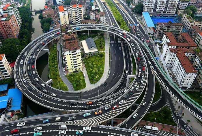 The house situated in the modern overpass in Guangzhou.