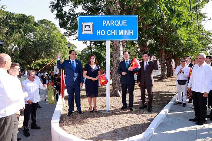 Ceremony to rename Peace Park to Ho Chi Minh Park in Havana, Cuba