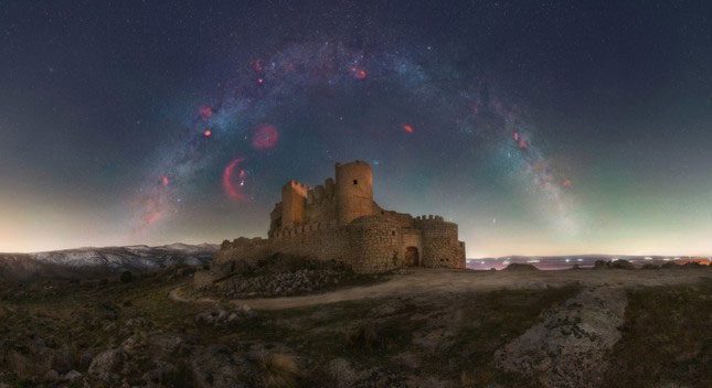 The photo 'Celestial Shield' by author Iván Ferrero taken in Ávila, Spain.