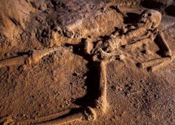 discovery of two unique columns breaking the record in cave 127491