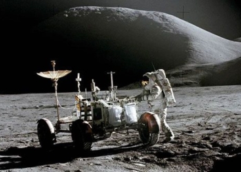 disease affects all those who have set foot on the moon 127438