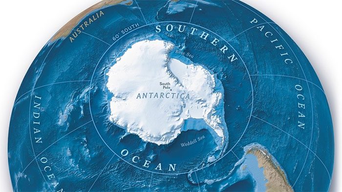 The Antarctic current defines the boundary of the Southern Ocean.