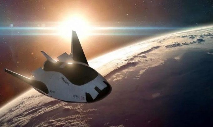 Dream Chaser spacecraft resembles a space shuttle.