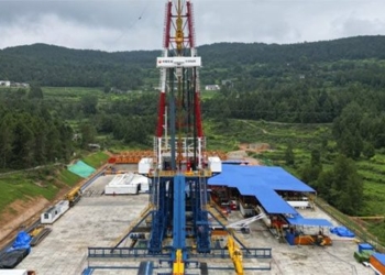 drilling well deeper than 10 000m to explore natural gas 128790