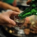 drinking alcohol outside work does not bring benefits in the job 127304