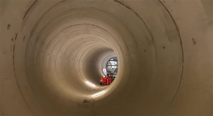 The total capacity of the tunnel is 1.6 million m3.