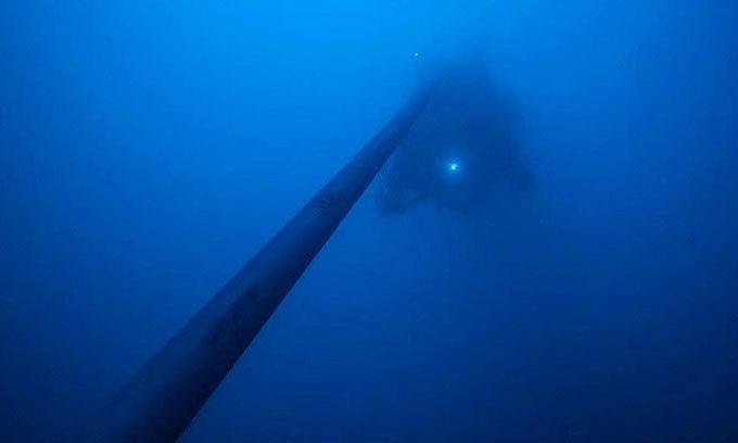 The pipeline is located at a depth of 1,000m underwater.