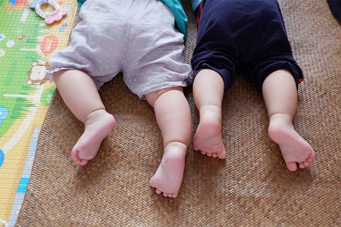  Two baby girls were born through robot-assisted conception. 