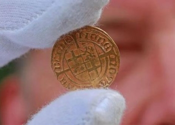 found golden coins 500 years old in monastery 128769