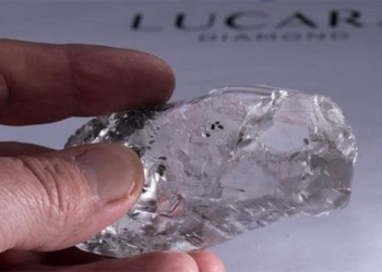 found high quality rare diamond over 1 000 carats in botswana 129159