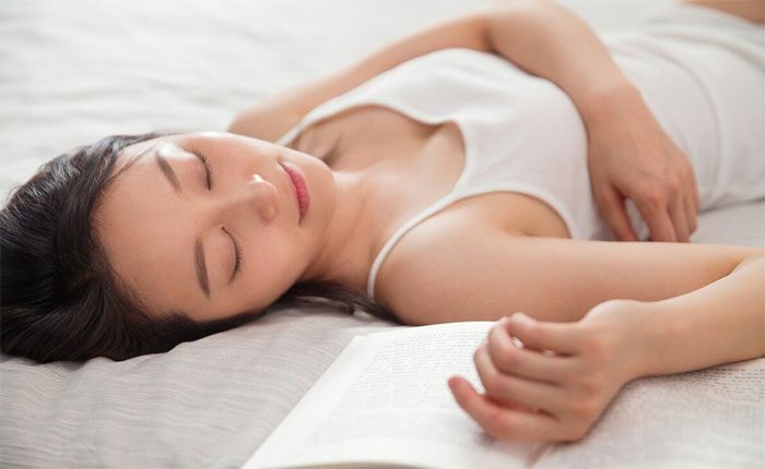 Cooling bed sheets and pillowcases help people sleep better at night without air conditioning.