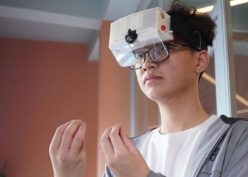 glasses supporting hearing impaired students le hong phong specialized school 128547