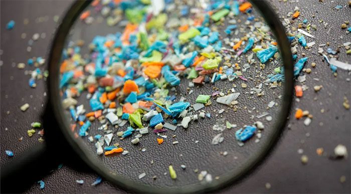 Microplastic particles have appeared in the air.