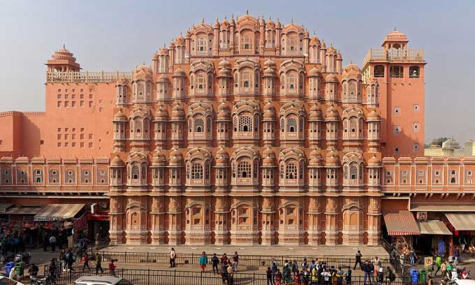  Impressive architecture of the "Palace of Winds" Hawa Mahal. 