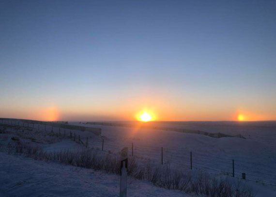 This phenomenon also occurs in icy regions with low temperatures.