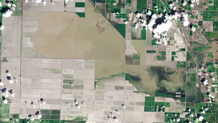 Satellite image shows the emergence of the ghost lake.