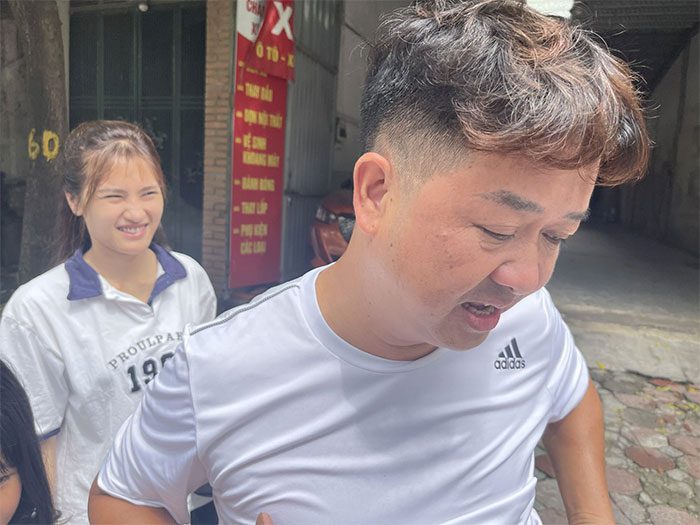 Mr. Hoang Minh Tuan confused when he couldn't unlock his motorcycle.