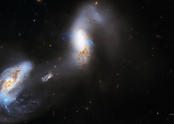 hubble space telescope captures image of the universe interacting with bright light 127284