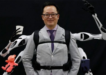 japan develops multi armed robots that can be worn on the back 128329