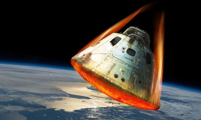 Simulation of the spacecraft module returning to Earth.