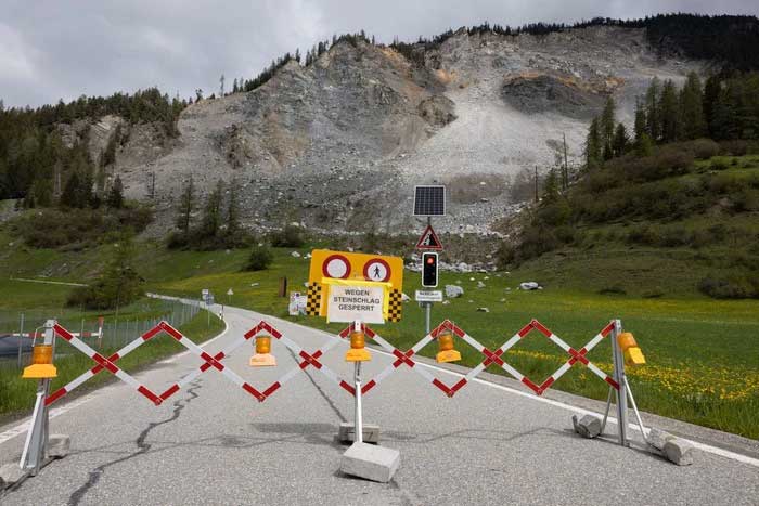 Residents could still return to collect belongings if conditions allowed.