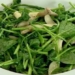 leafy green vegetables are good but there are 4 groups of people who are advised not to eat much 127473