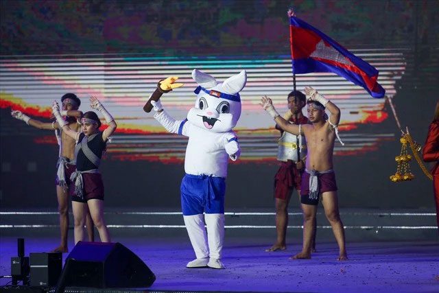 SEA Games 32 mascot introduced at the closing ceremony of SEA Games 31.