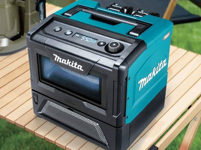 Japanese invent the world's first wireless microwave.