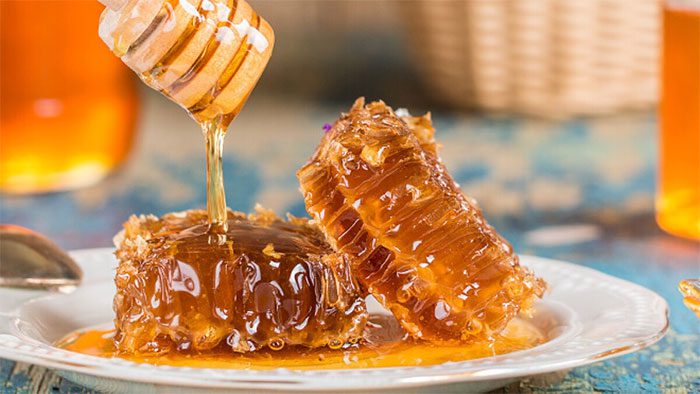 Honey can effectively relieve cough and sore throat symptoms in children