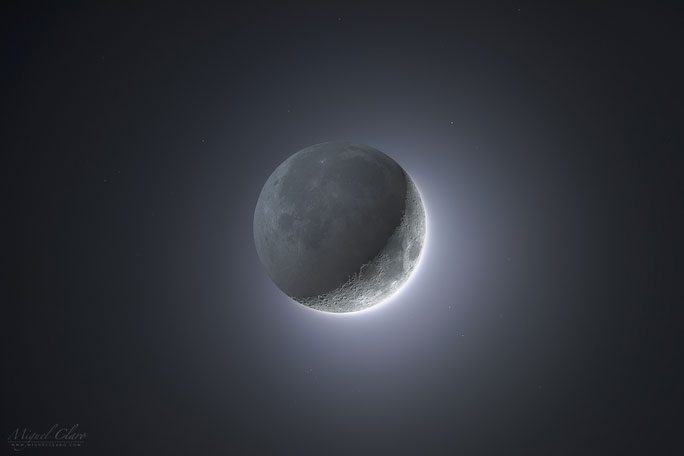 The Moon in "Da Vinci light."