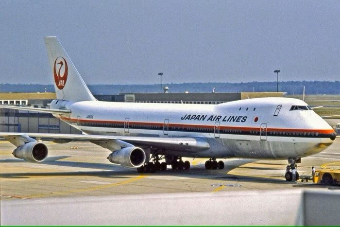 JAL123 packed with passengers returning home to celebrate Obon with family.