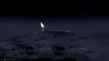 Two airplanes collide perpendicularly in mid-air