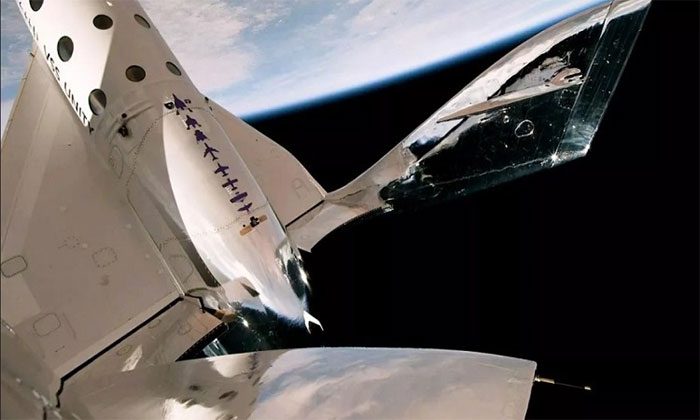 After separation, Unity reached a maximum speed of Mach 2.94 (3,630 km/h) and a peak altitude of 87.2 km.