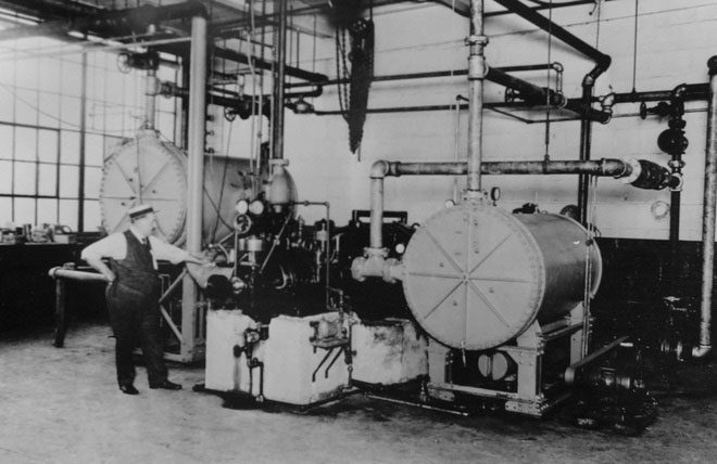 Early air conditioning unit large and heavy