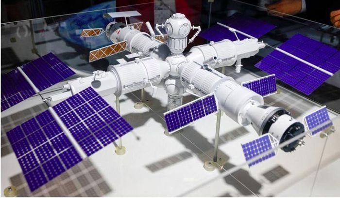 Model of the orbital station that Russia plans to launch in 2027.