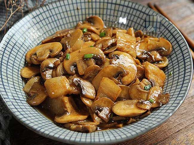 Regular consumption of white mushrooms helps prevent aging and disease.