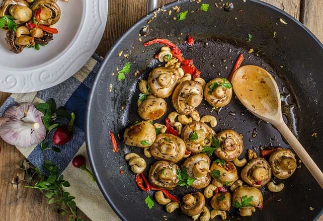 White mushrooms can be prepared in many delicious and healthy dishes.