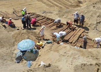 mysterious ghost ship appears in the south after 1700 years of vanishing 129074