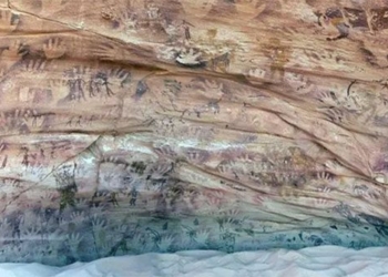 mystery of the strawberry in the cave of monsters in the sahara 127531