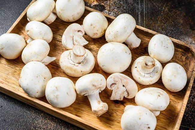 White mushrooms, though small, have high nutritional value.