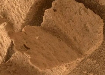 nasa releases shocking image of book that was hidden on mars 127414