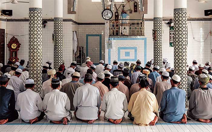 Chăm people in An Giang focus on prayer during Ramadan.
