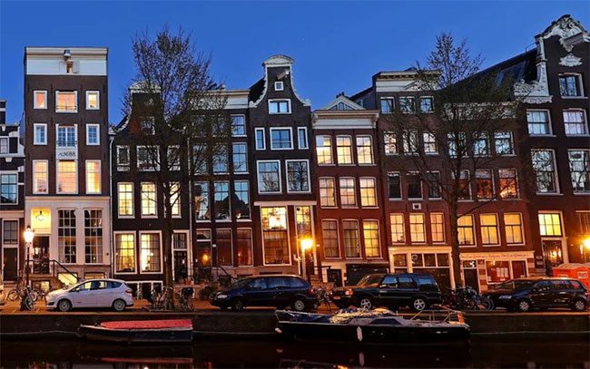Many homes in the Netherlands don't even have curtains.
